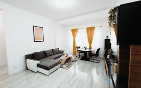 Cozy Aparthotel - Central City Suceava